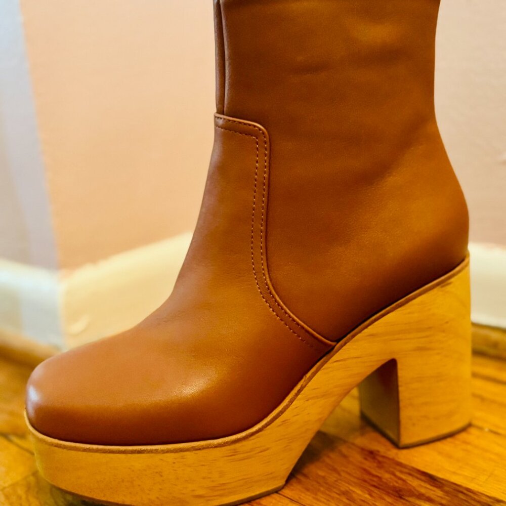 Paz in Luggage/ Charlotte Stone Clog Boot